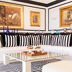 Elegant Lozica 4 Bedrooms Palazio Seafront Βίλα