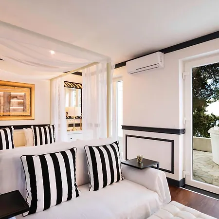 Villa Elegant Lozica 4 Bedrooms Palazio Seafront Beautiful Infinity Pool