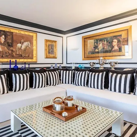 Elegant Lozica 4 Bedrooms Palazio Seafront Beautiful Infinity Pool Villa *
