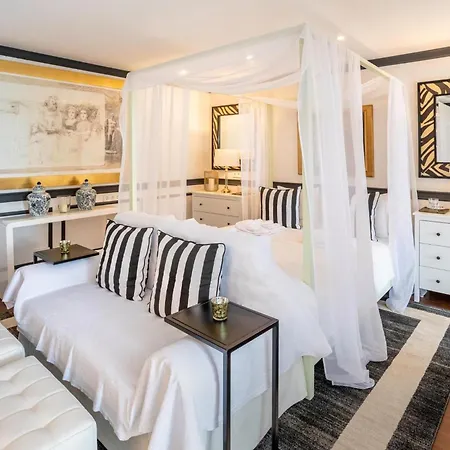 Vila Elegant Lozica 4 Bedrooms Palazio Seafront *