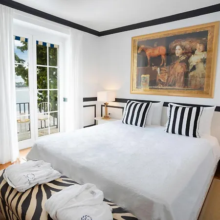Elegant Lozica 4 Bedrooms Palazio Seafront Beautiful Infinity Pool