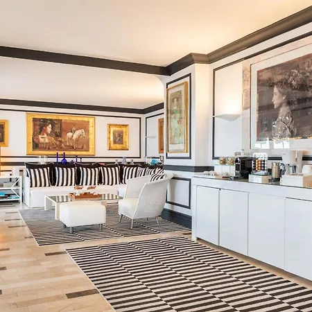 فيلة Elegant Lozica 4 Bedrooms Palazio Seafront