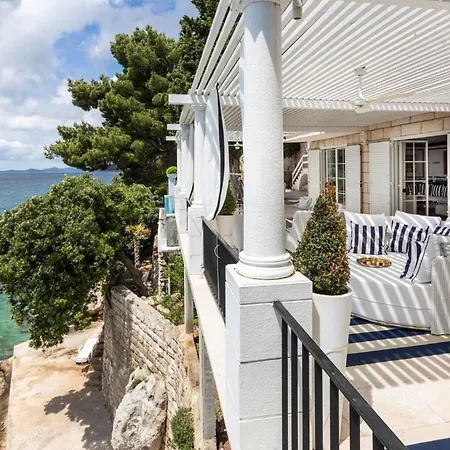 Vila Elegant Lozica 4 Bedrooms Palazio Seafront *