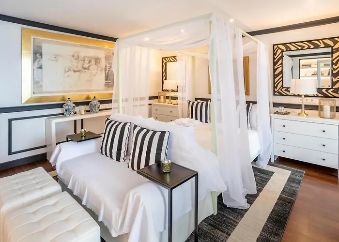 Villa Elegant Lozica 4 Bedrooms Palazio Seafront *