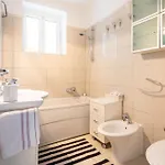 Vila Elegant Lozica 4 Bedrooms Palazio Seafront *